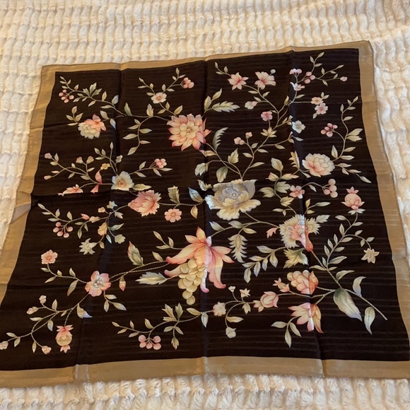 Talbots silk scarf - Picture 1 of 4